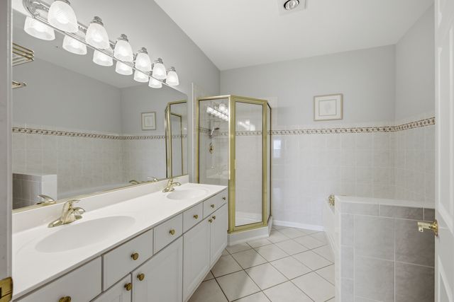 1500 S Ardmore Avenue 611, Villa Park, IL 60181