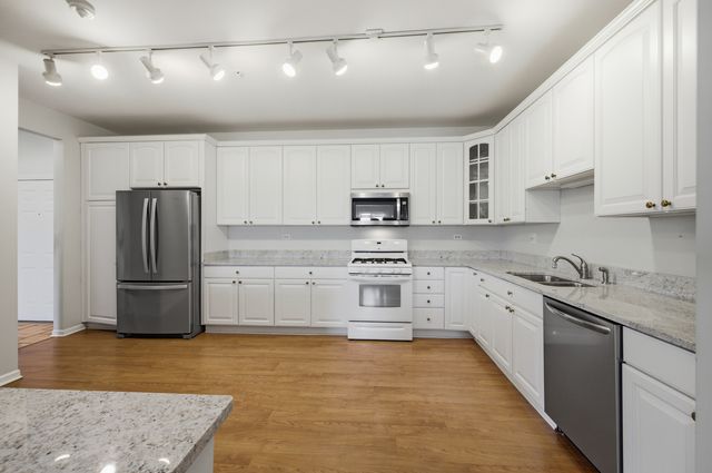 1500 S Ardmore Avenue 611, Villa Park, IL 60181