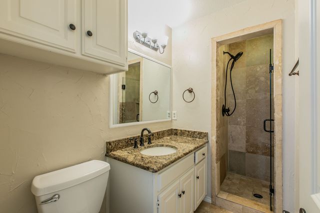 1925 Glenbrook Court, Bedford, TX 76021