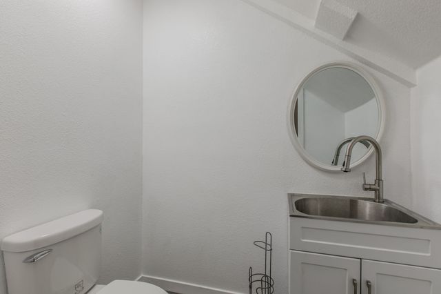 1925 Glenbrook Court, Bedford, TX 76021