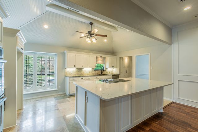 1925 Glenbrook Court, Bedford, TX 76021