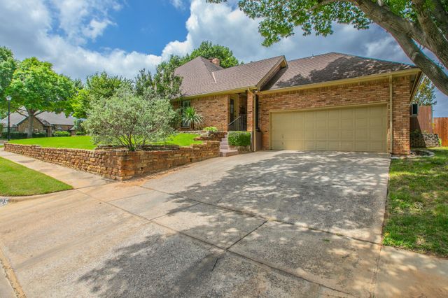 1925 Glenbrook Court, Bedford, TX 76021