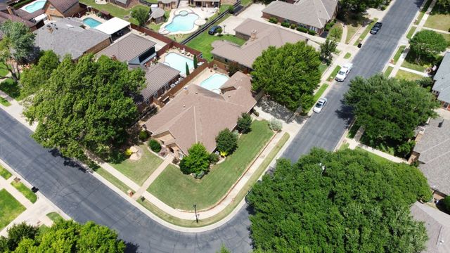 1925 Glenbrook Court, Bedford, TX 76021