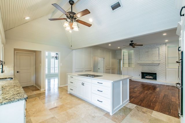 1925 Glenbrook Court, Bedford, TX 76021
