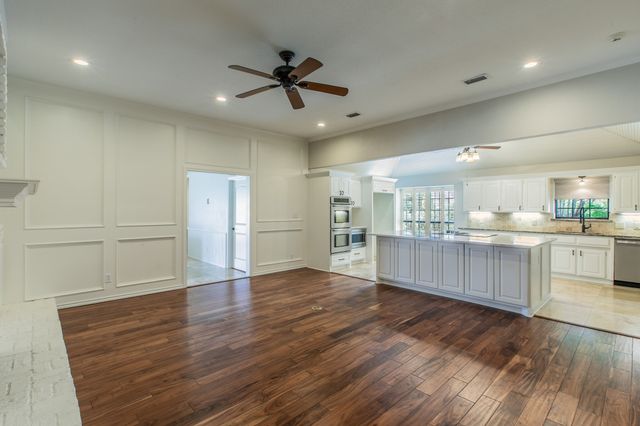 1925 Glenbrook Court, Bedford, TX 76021