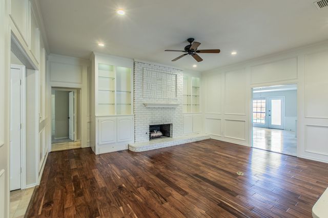 1925 Glenbrook Court, Bedford, TX 76021