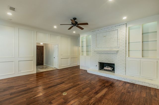 1925 Glenbrook Court, Bedford, TX 76021