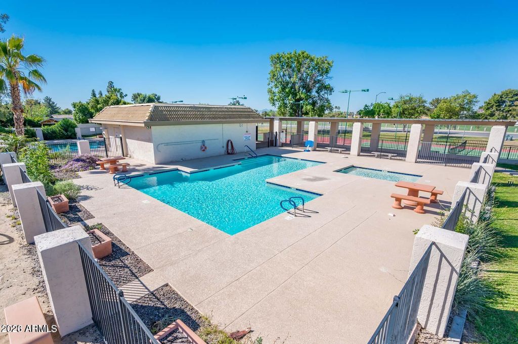 4515 W CONTINENTAL Drive, Glendale, AZ 85308