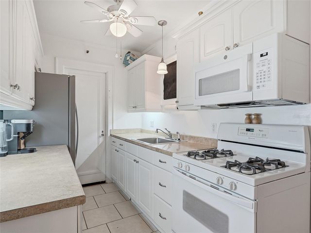 130 4TH AVENUE N 107, St Petersburg, FL 33701