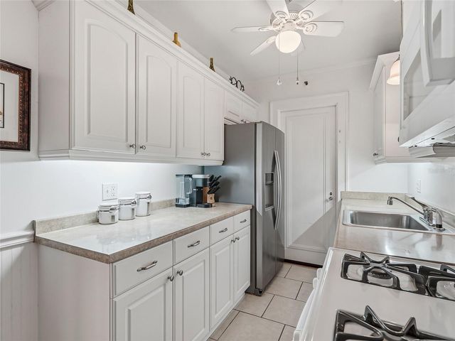 130 4TH AVENUE N 107, St Petersburg, FL 33701