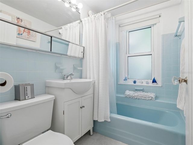 130 4TH AVENUE N 107, St Petersburg, FL 33701