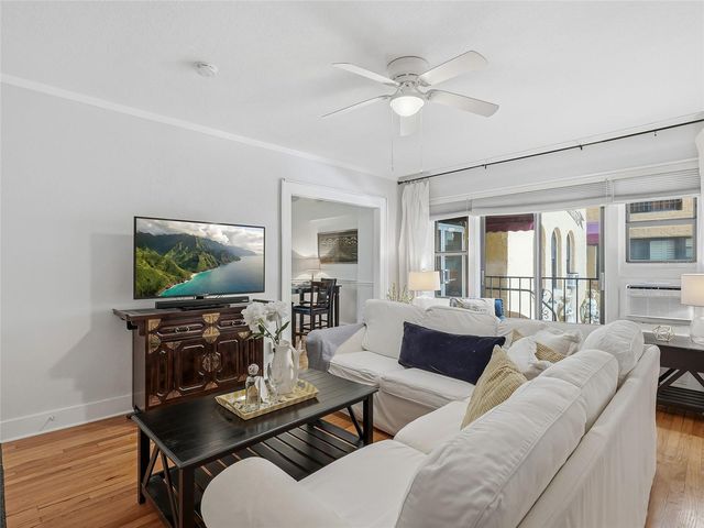130 4TH AVENUE N 107, St Petersburg, FL 33701