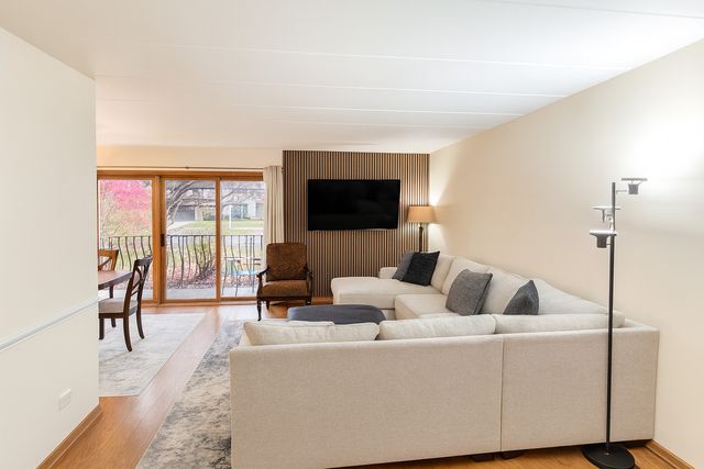 9250 Beloit Avenue 104, Bridgeview, IL 60455