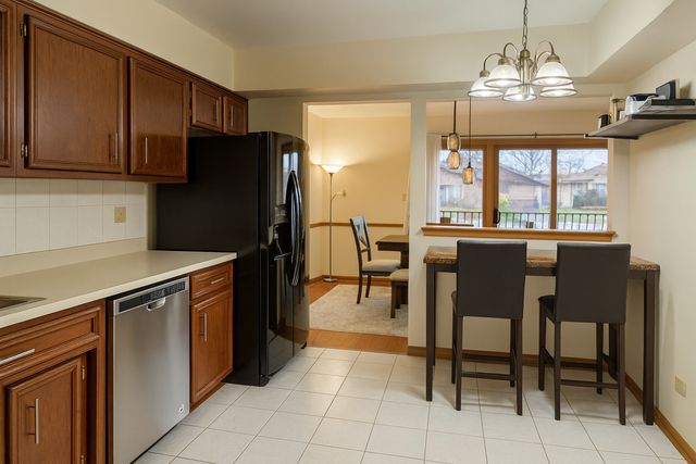 9250 Beloit Avenue 104, Bridgeview, IL 60455