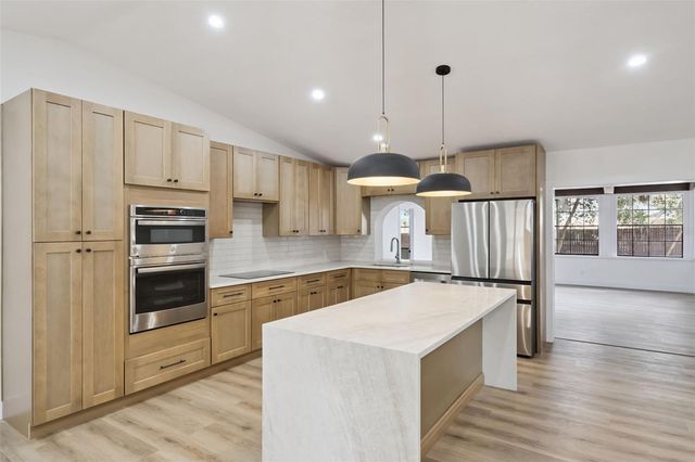 418 E LAKESHORE DRIVE, Ocoee, FL 34761