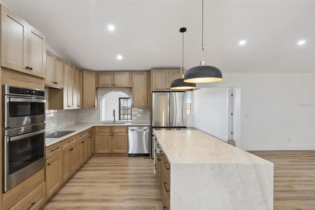 418 E LAKESHORE DRIVE, Ocoee, FL 34761