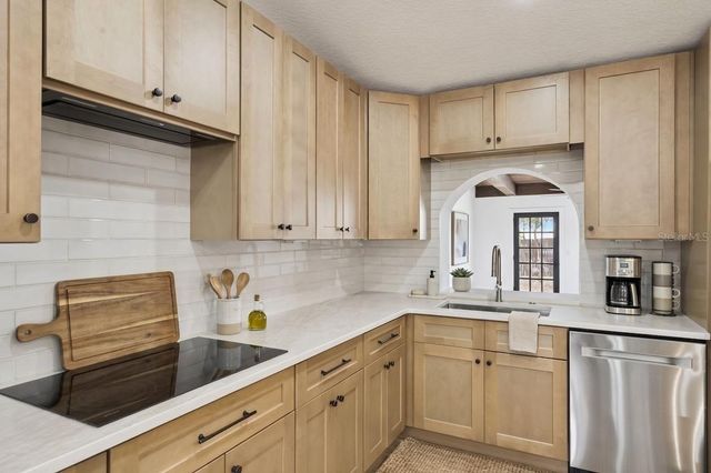 418 E LAKESHORE DRIVE, Ocoee, FL 34761