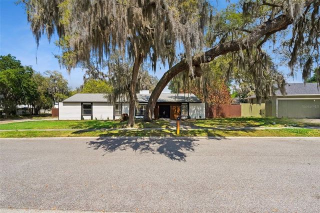 418 E LAKESHORE DRIVE, Ocoee, FL 34761