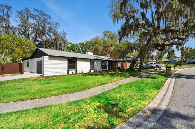 418 E LAKESHORE DRIVE, Ocoee, FL 34761