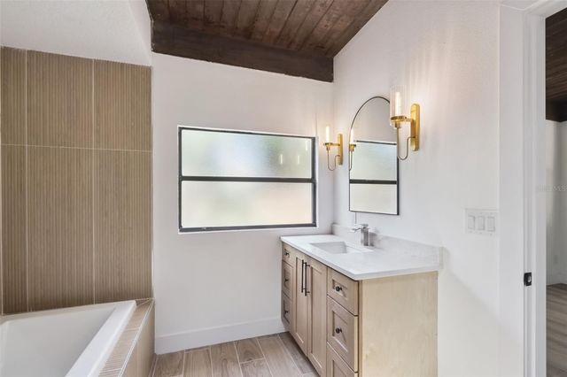 418 E LAKESHORE DRIVE, Ocoee, FL 34761