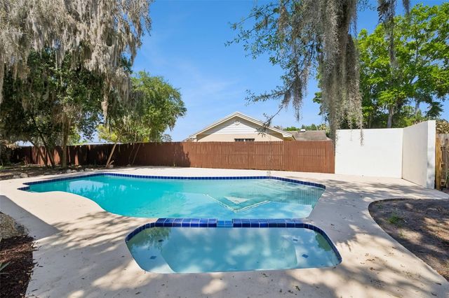 418 E LAKESHORE DRIVE, Ocoee, FL 34761