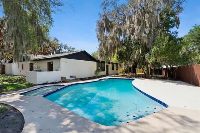 418 E LAKESHORE DRIVE, Ocoee, FL 34761