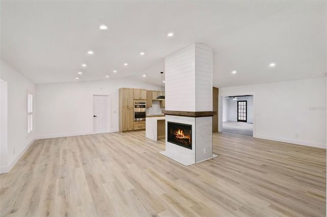 418 E LAKESHORE DRIVE, Ocoee, FL 34761