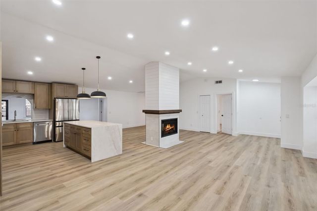 418 E LAKESHORE DRIVE, Ocoee, FL 34761