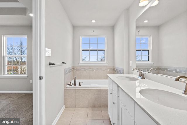 204 STATION DR, Dublin, PA 18917