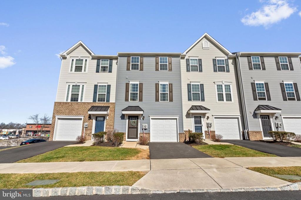 204 STATION DR, Dublin, PA 18917