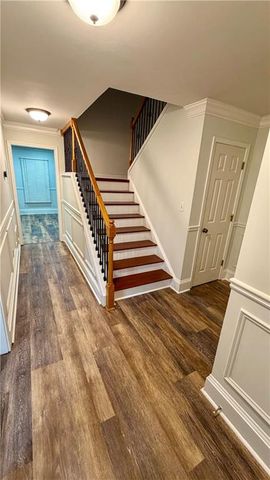 230 Peachtree Hollow Court, Atlanta, GA 30328