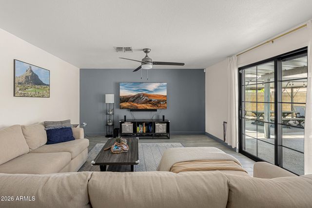 13828 N 41ST Place, Phoenix, AZ 85032