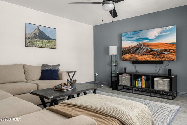 13828 N 41ST Place, Phoenix, AZ 85032