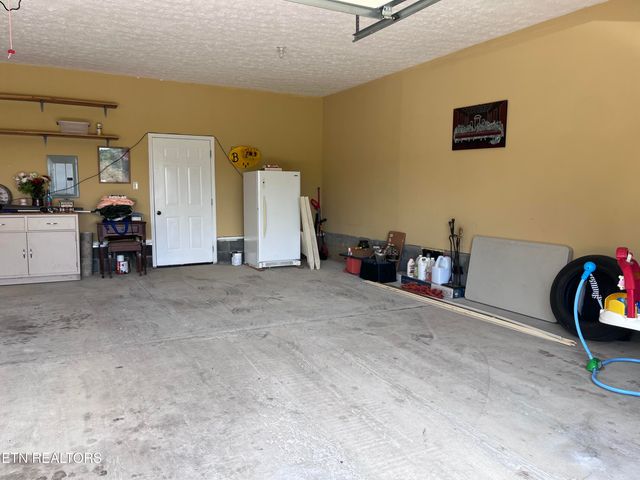 142 Lone Holly Lane, New Tazewell, TN 37825
