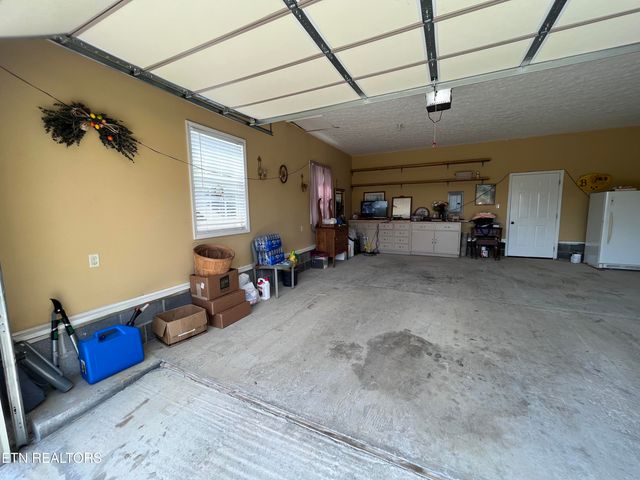 142 Lone Holly Lane, New Tazewell, TN 37825