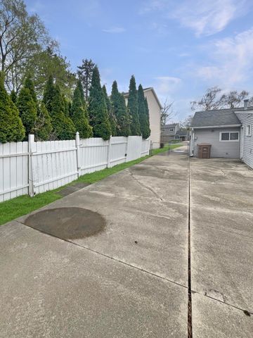 204 W Ypsilanti Avenue, Pontiac City, MI 48340