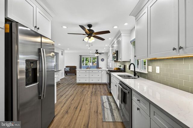 15 HAMILTON TERRACE DR, Hamilton, VA 20158