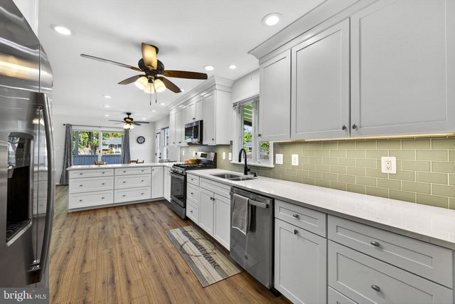 15 HAMILTON TERRACE DR, Hamilton, VA 20158