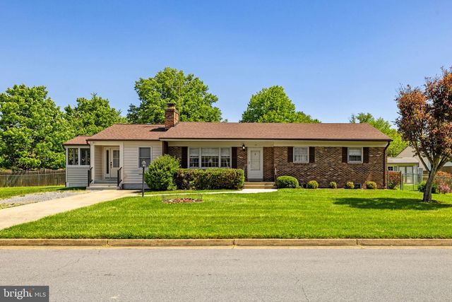 15 HAMILTON TERRACE DR, Hamilton, VA 20158
