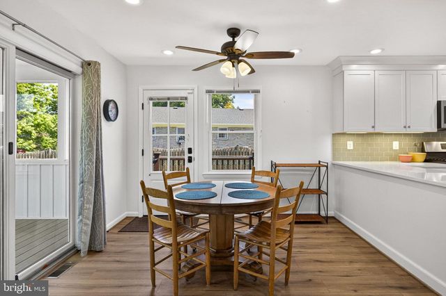 15 HAMILTON TERRACE DR, Hamilton, VA 20158