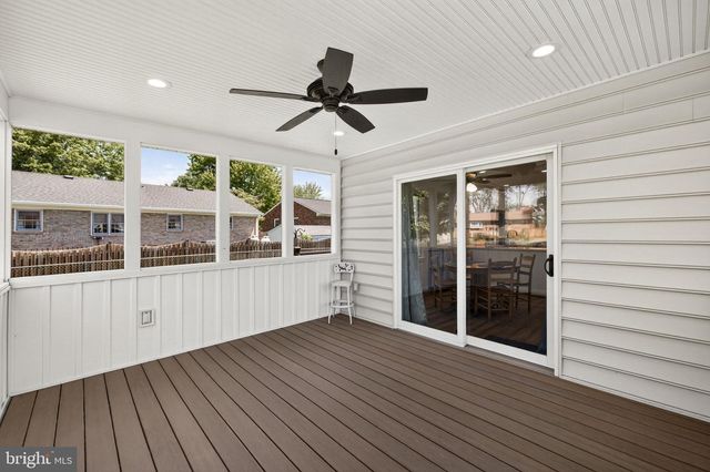 15 HAMILTON TERRACE DR, Hamilton, VA 20158