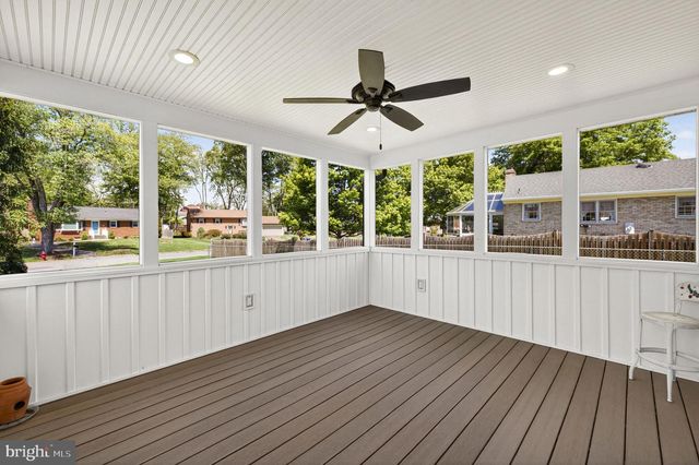 15 HAMILTON TERRACE DR, Hamilton, VA 20158