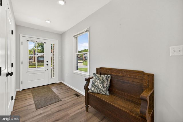 15 HAMILTON TERRACE DR, Hamilton, VA 20158