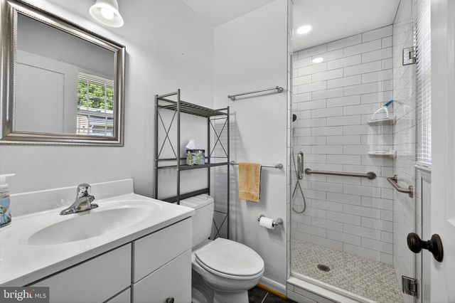 15 HAMILTON TERRACE DR, Hamilton, VA 20158