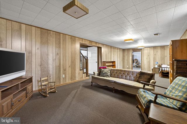 15 HAMILTON TERRACE DR, Hamilton, VA 20158