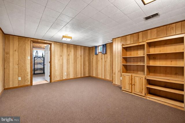 15 HAMILTON TERRACE DR, Hamilton, VA 20158