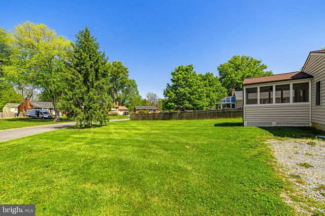 15 HAMILTON TERRACE DR, Hamilton, VA 20158