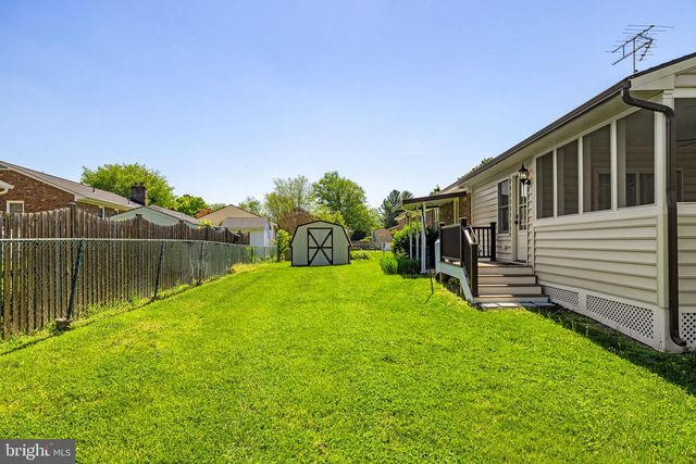 15 HAMILTON TERRACE DR, Hamilton, VA 20158