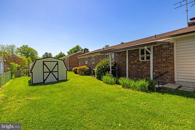 15 HAMILTON TERRACE DR, Hamilton, VA 20158