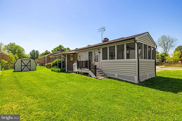 15 HAMILTON TERRACE DR, Hamilton, VA 20158